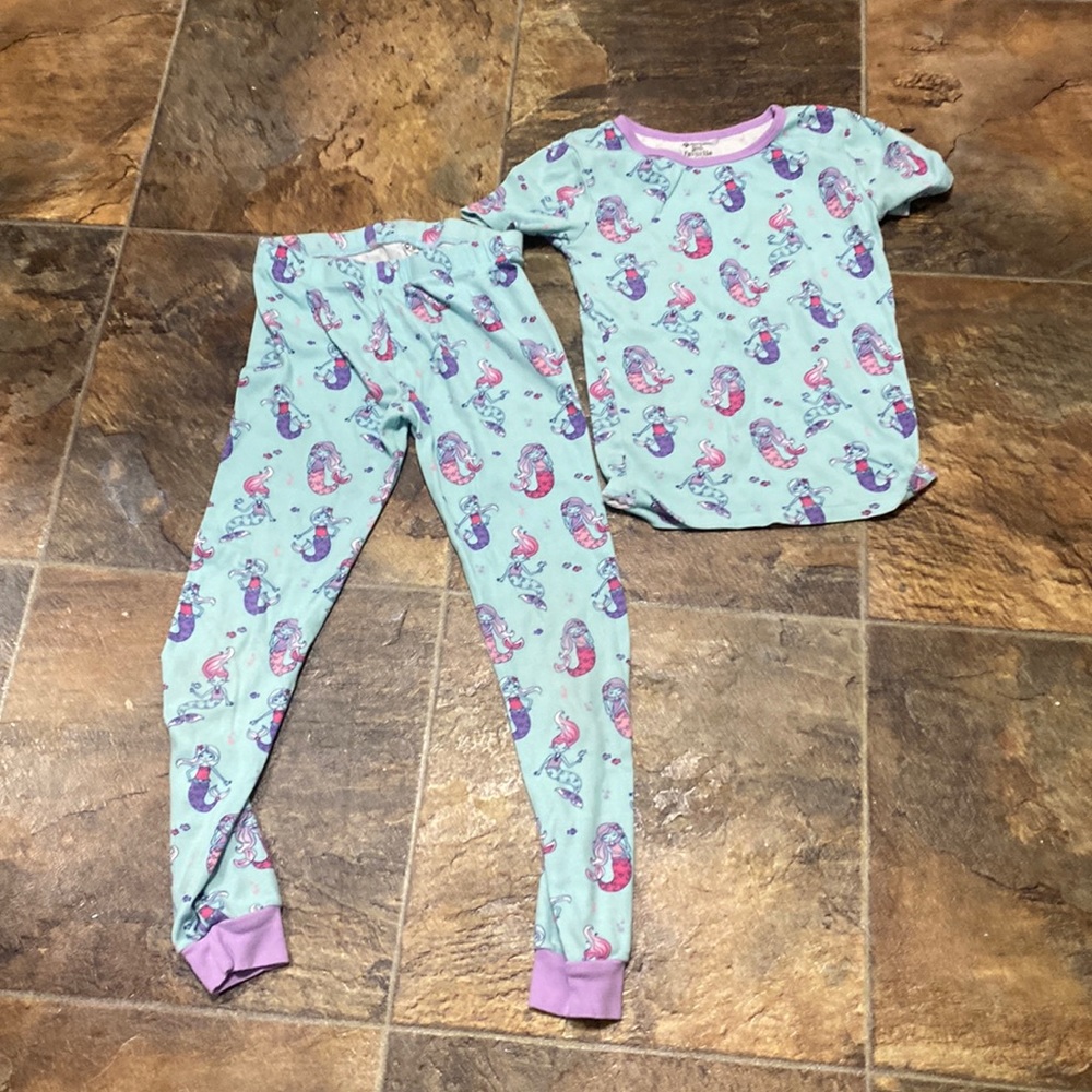 Pj set size 8 Girls favorite pajamas